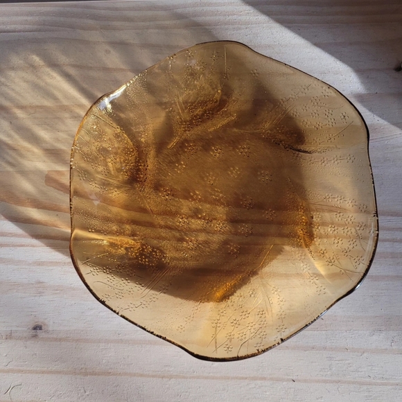 Amber Glass Bowls and Plates by Pasabahce (Embossed Flower & Scalloped - Picture 3 of 5